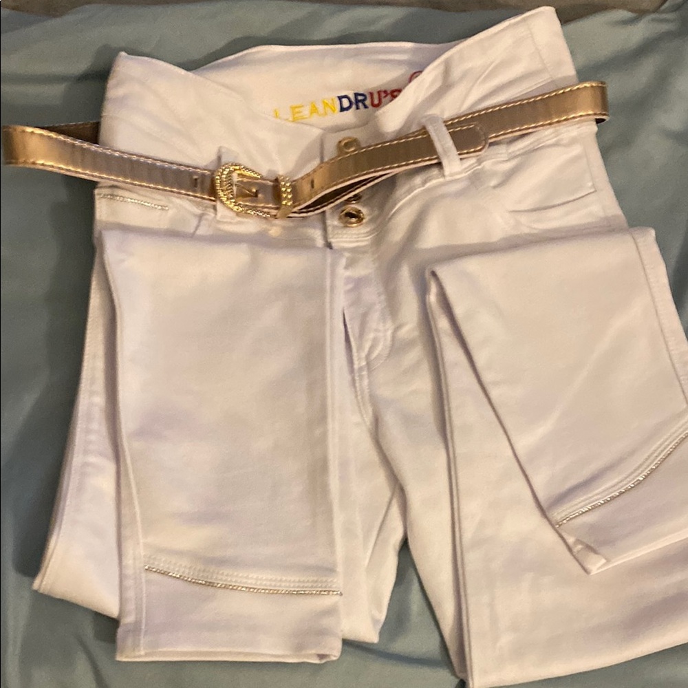 White Colombian Jeans with Gold Belt